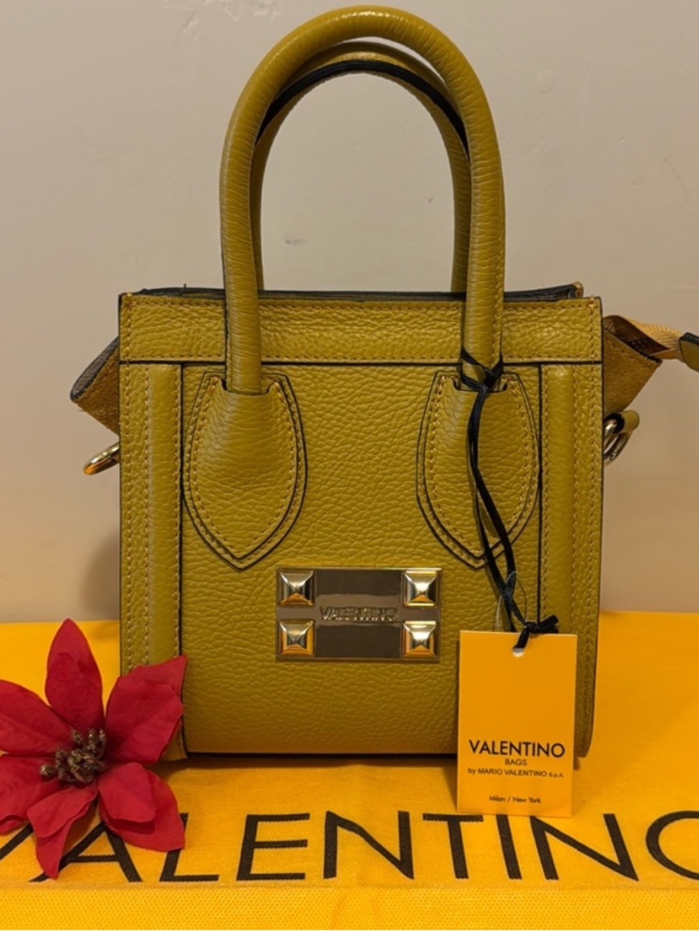 NEW✨NEW✨Valentino Eva Bag by Mario Valentino